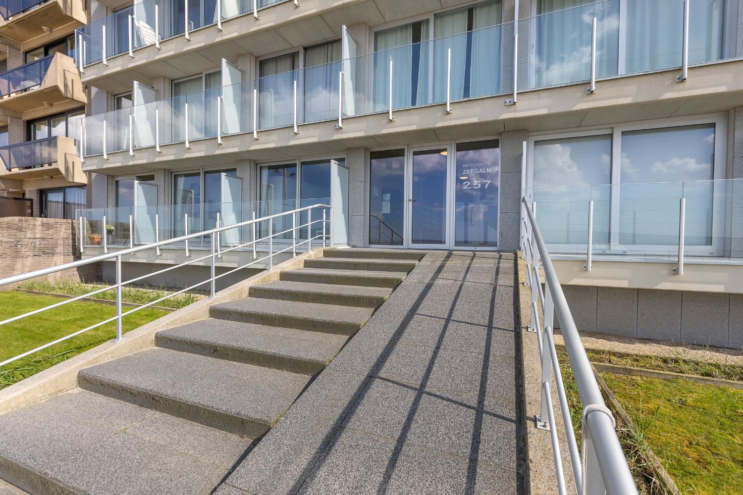 Studio Met Frontaal Zeezicht Middelkerke Eksteriør billede